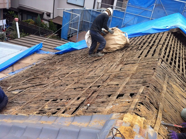 葺き替え工事での解体